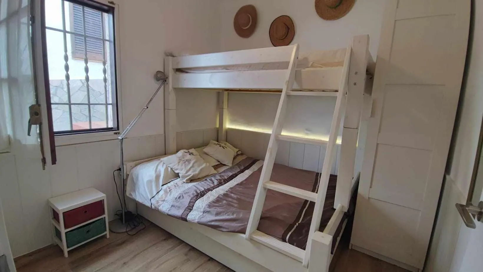 홈스테이 또사데마르 Casa Blanca-42 Piscina Wifi 6Pax 아파트
